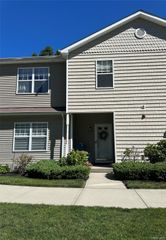33 Daremy Circle, Medford, NY 11763