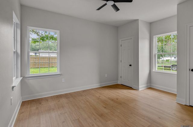 8854 Gov Pleasant Dr, Baton Rouge, LA 70811
