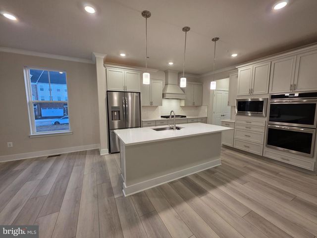 503 WILLOWSHIRE ST, Middle River, MD 21220