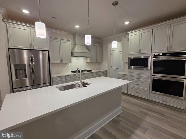 503 WILLOWSHIRE ST, Middle River, MD 21220