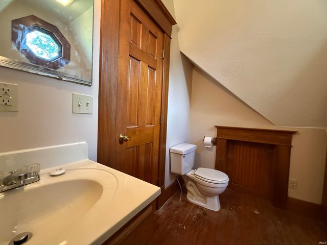 1916 I Street, Bedford, IN 47421