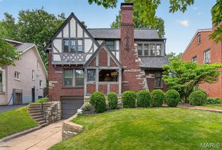 7037 Northmoor Drive, University City, MO 63105