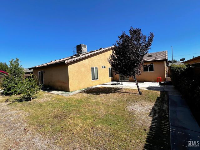 704 Candia Avenue, Bakersfield, CA 93307