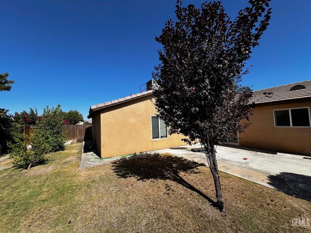 704 Candia Avenue, Bakersfield, CA 93307