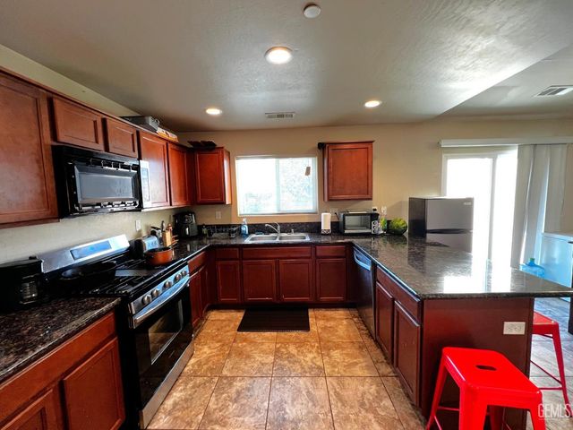 704 Candia Avenue, Bakersfield, CA 93307