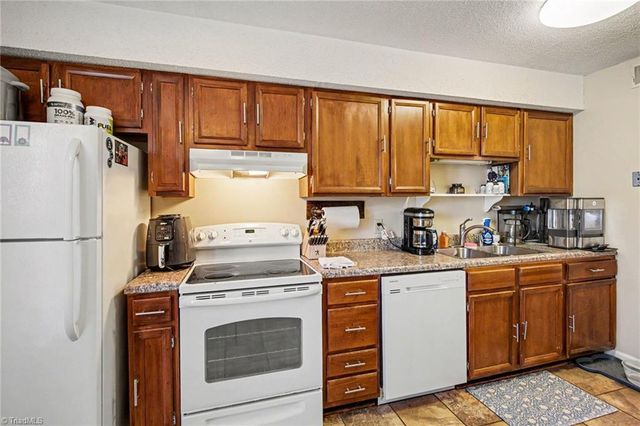 3681 Heathrow Drive, Winston-salem, NC 27127