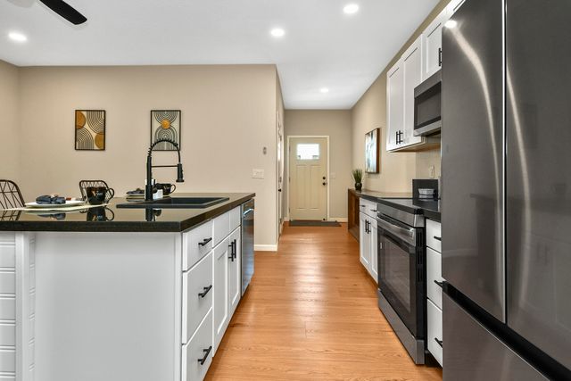 1220 E Pacific Street 1a, Springfield, MO 65803