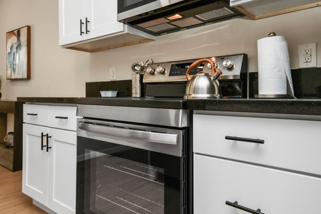 1220 E Pacific Street 1a, Springfield, MO 65803