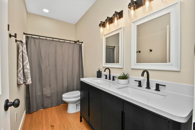 1220 E Pacific Street 1a, Springfield, MO 65803