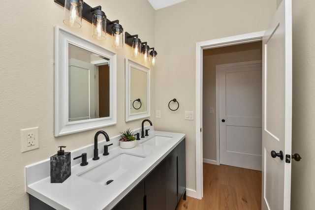 1220 E Pacific Street 1a, Springfield, MO 65803