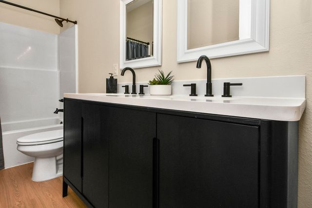 1220 E Pacific Street 1a, Springfield, MO 65803