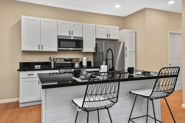 1220 E Pacific Street 1a, Springfield, MO 65803