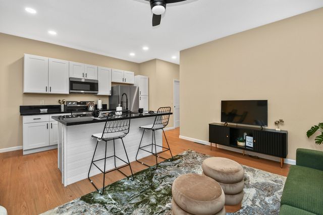 1220 E Pacific Street 1a, Springfield, MO 65803