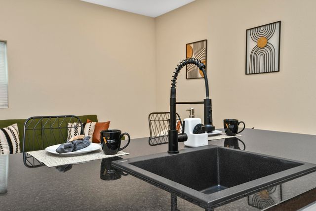 1220 E Pacific Street 1a, Springfield, MO 65803