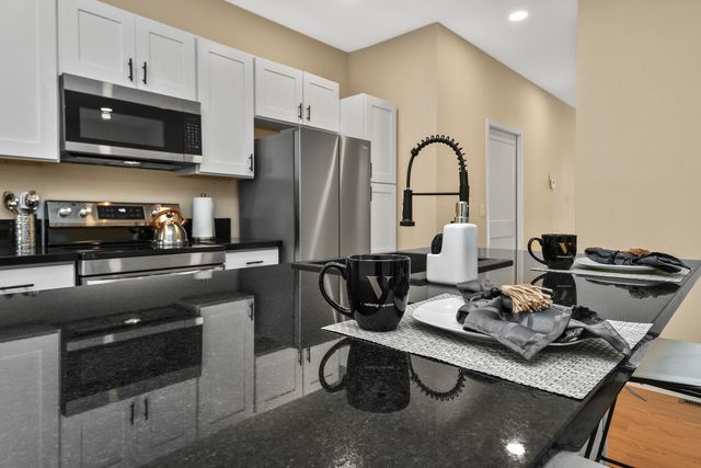 1220 E Pacific Street 1a, Springfield, MO 65803