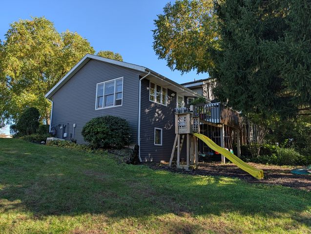 5404 Chapel Hill Court, Rockford, IL 61114
