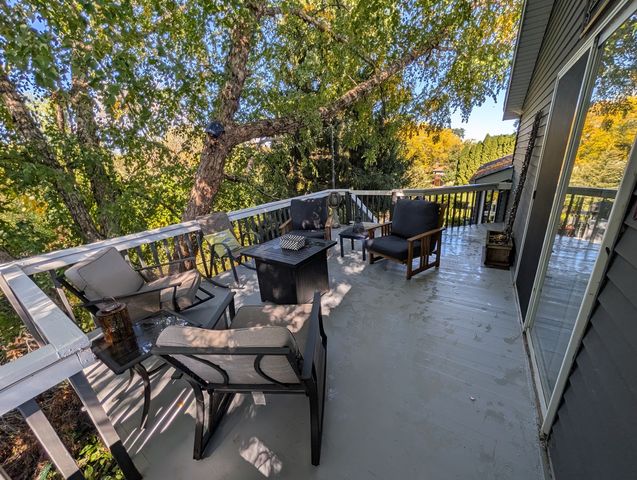 5404 Chapel Hill Court, Rockford, IL 61114