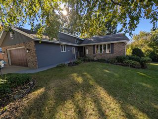 5404 Chapel Hill Court, Rockford, IL 61114
