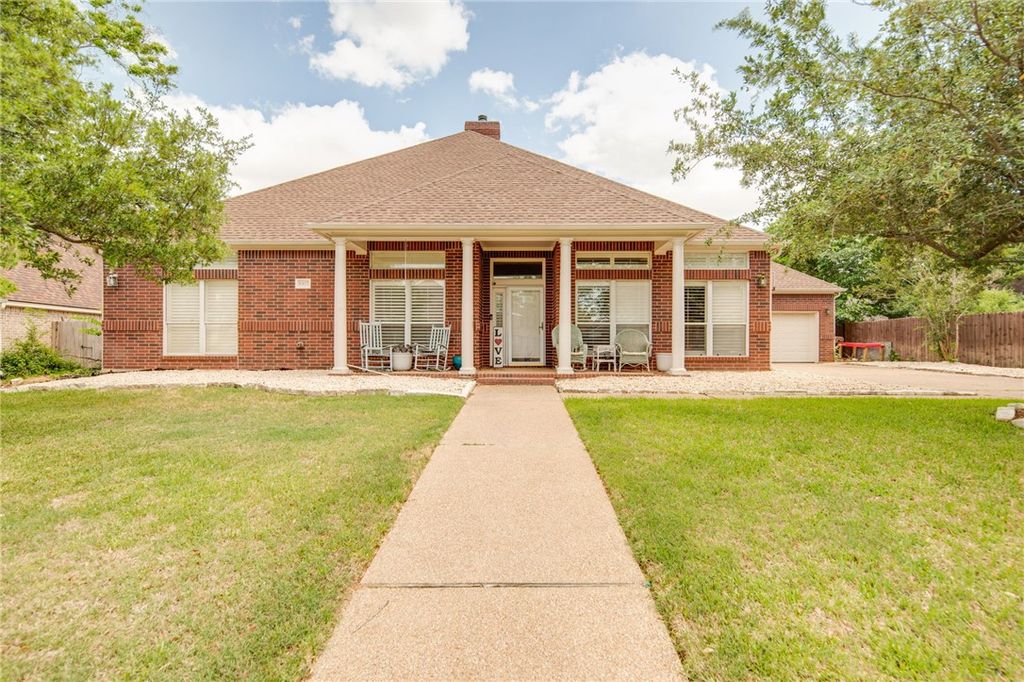8307 Shadow Oaks, College Station, TX 77845 — exterior