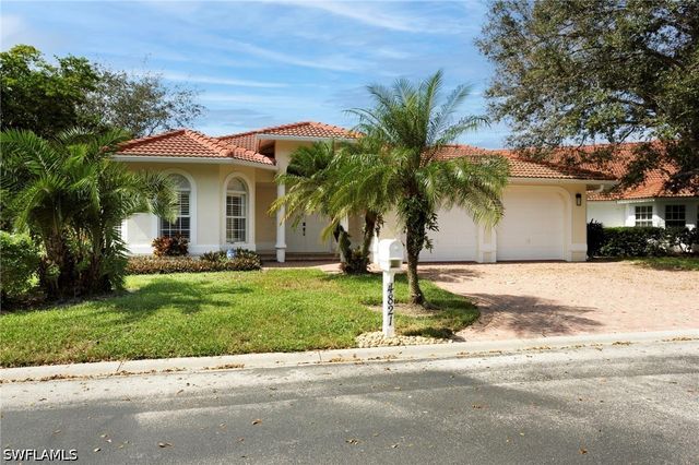 4821 Europa DR, Naples, FL 34105