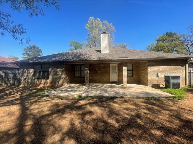 215 Deerwood Lane, Haughton, LA 71037