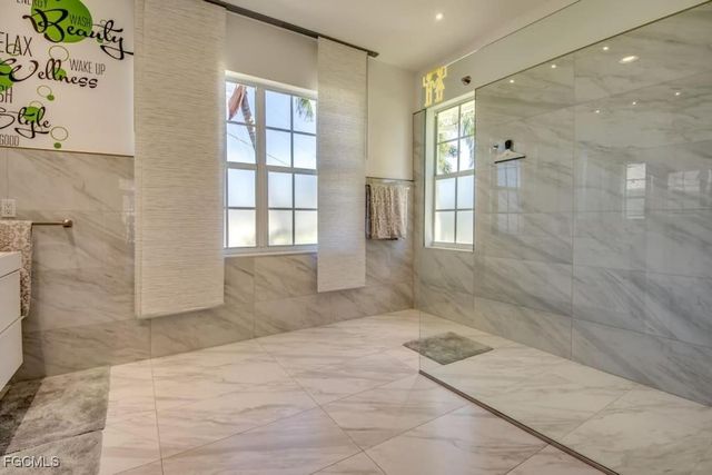 2302 SW 54th ST, Cape Coral, FL 33914