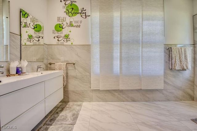 2302 SW 54th ST, Cape Coral, FL 33914