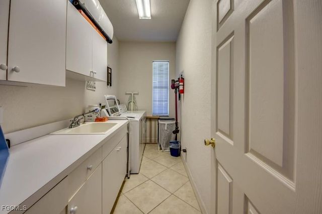 2302 SW 54th ST, Cape Coral, FL 33914