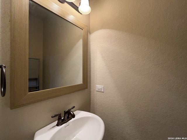 5921 Whitby Rd Unit 102, San Antonio, TX 78240