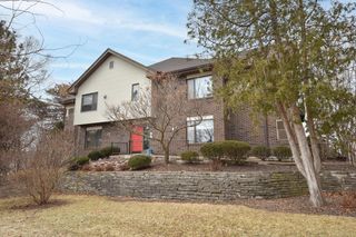 399 N Main STREET #I, Thiensville, WI 53092