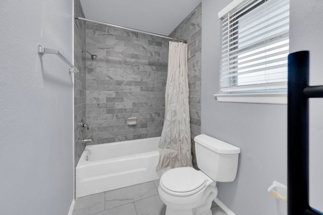 1022 Byron Lane, Arlington, TX 76012