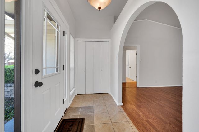 1022 Byron Lane, Arlington, TX 76012