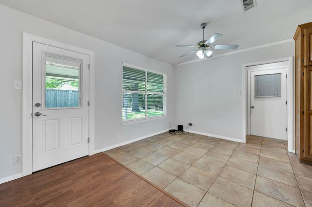 1022 Byron Lane, Arlington, TX 76012