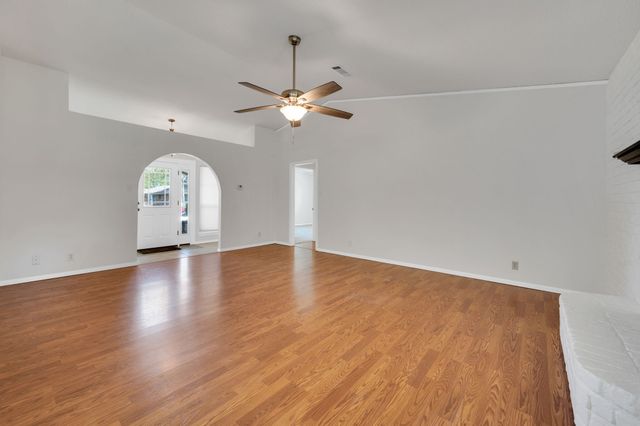 1022 Byron Lane, Arlington, TX 76012