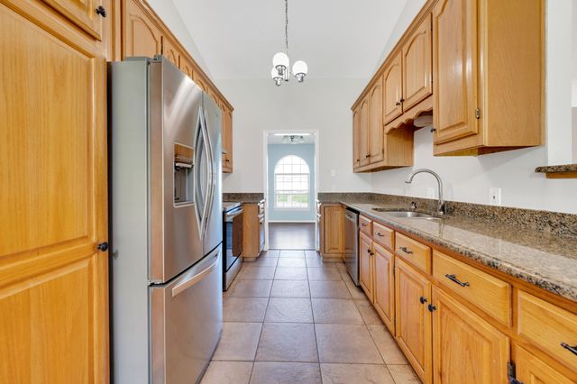 1022 Byron Lane, Arlington, TX 76012