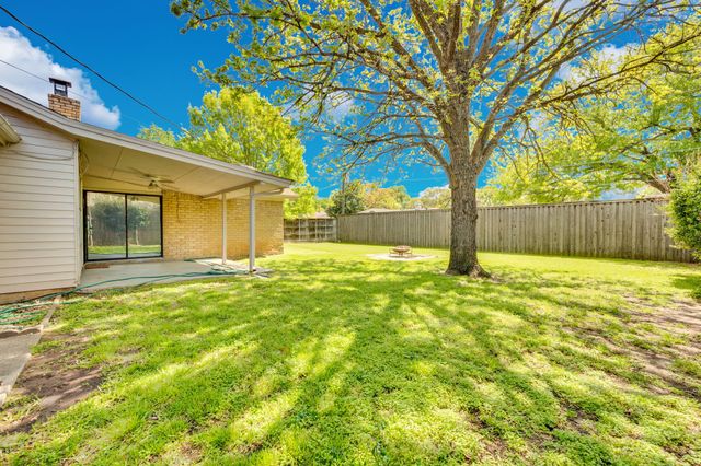 1022 Byron Lane, Arlington, TX 76012