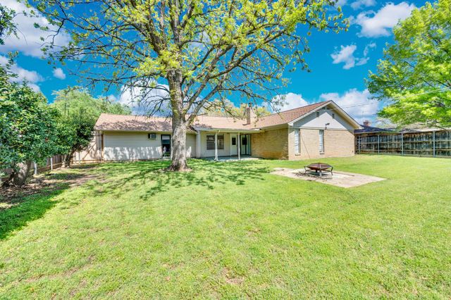 1022 Byron Lane, Arlington, TX 76012