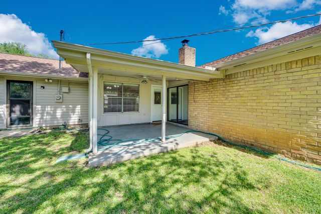 1022 Byron Lane, Arlington, TX 76012