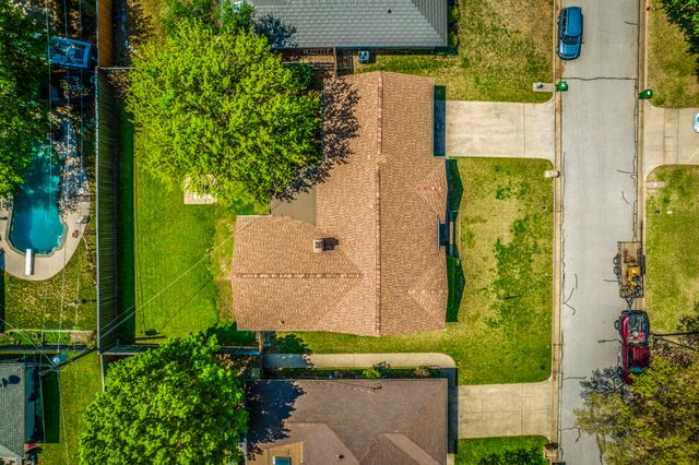 1022 Byron Lane, Arlington, TX 76012