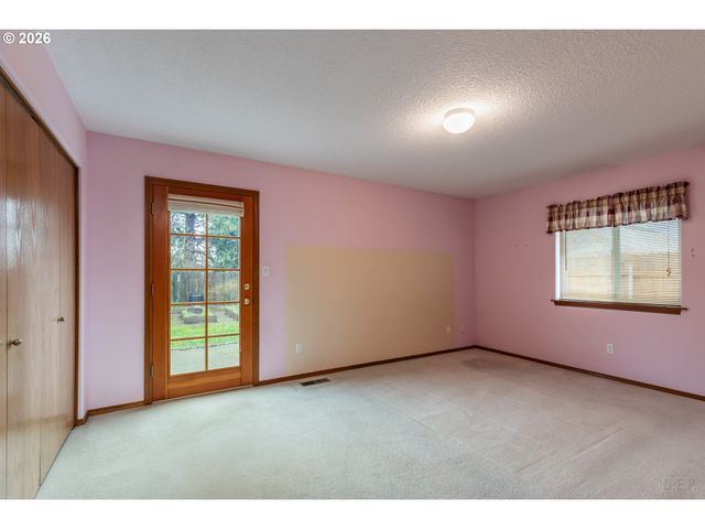 34305 Ne HERON MEADOWS Dr, Scappoose, OR 97056