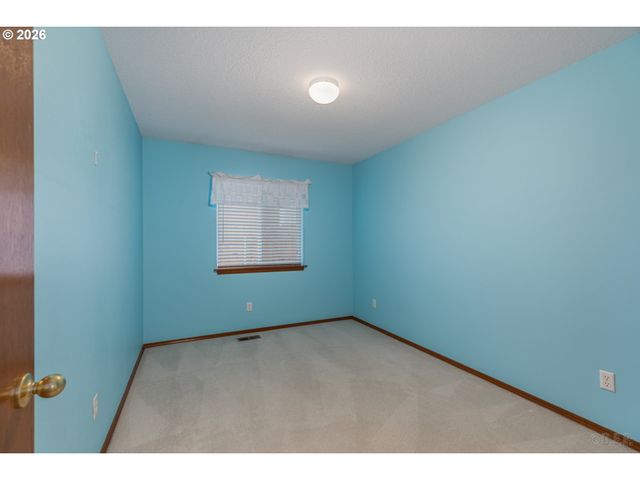 34305 Ne HERON MEADOWS Dr, Scappoose, OR 97056