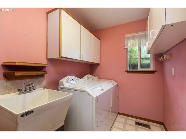 34305 Ne HERON MEADOWS Dr, Scappoose, OR 97056