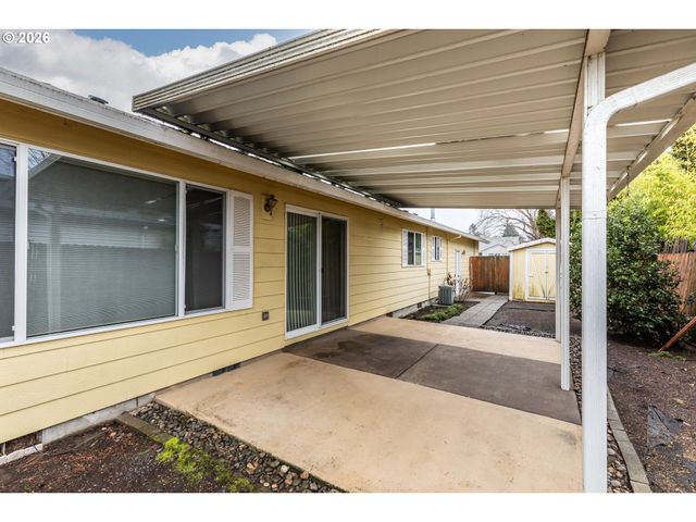 34305 Ne HERON MEADOWS Dr, Scappoose, OR 97056