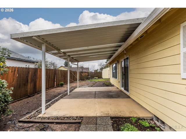 34305 Ne HERON MEADOWS Dr, Scappoose, OR 97056