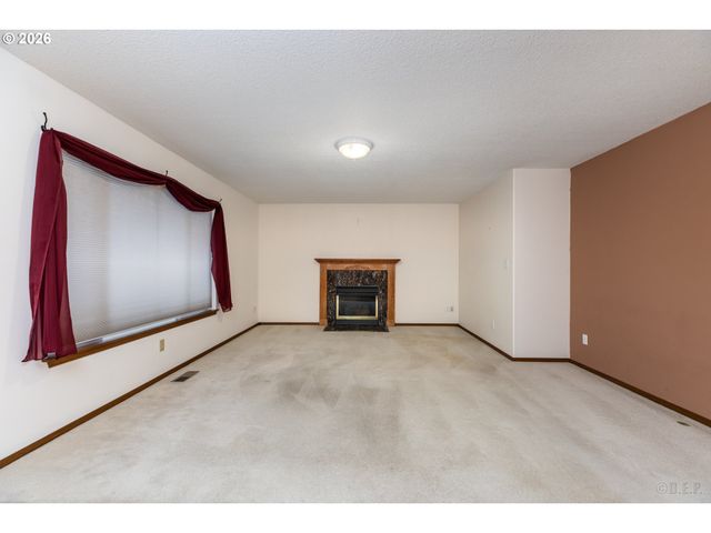 34305 Ne HERON MEADOWS Dr, Scappoose, OR 97056