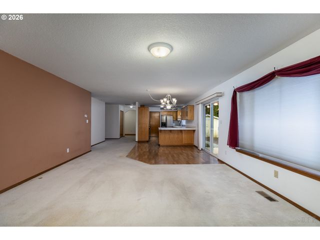 34305 Ne HERON MEADOWS Dr, Scappoose, OR 97056