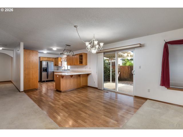 34305 Ne HERON MEADOWS Dr, Scappoose, OR 97056