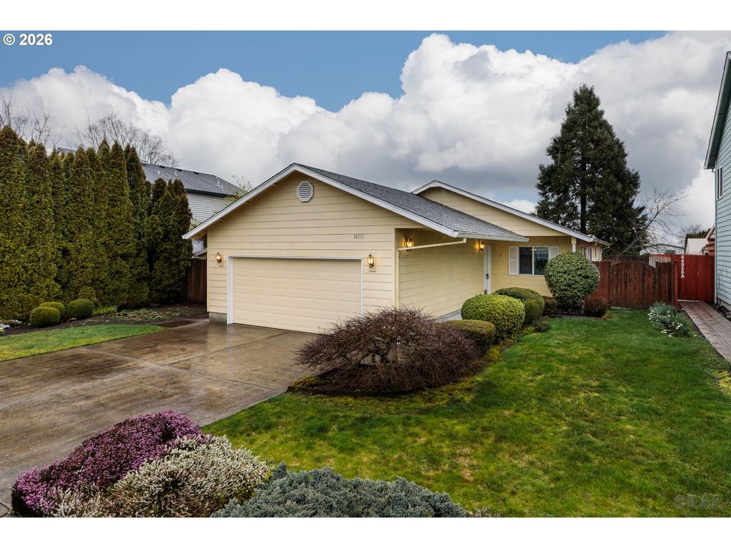 34305 Ne HERON MEADOWS Dr, Scappoose, OR 97056