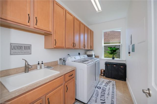 223 Destiny CIR, Cape Coral, FL 33990