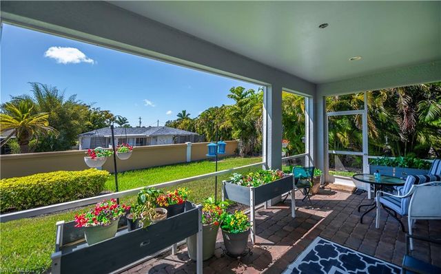 223 Destiny CIR, Cape Coral, FL 33990